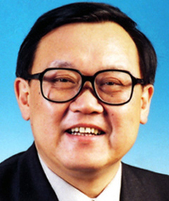 张英伟
