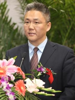 王镭