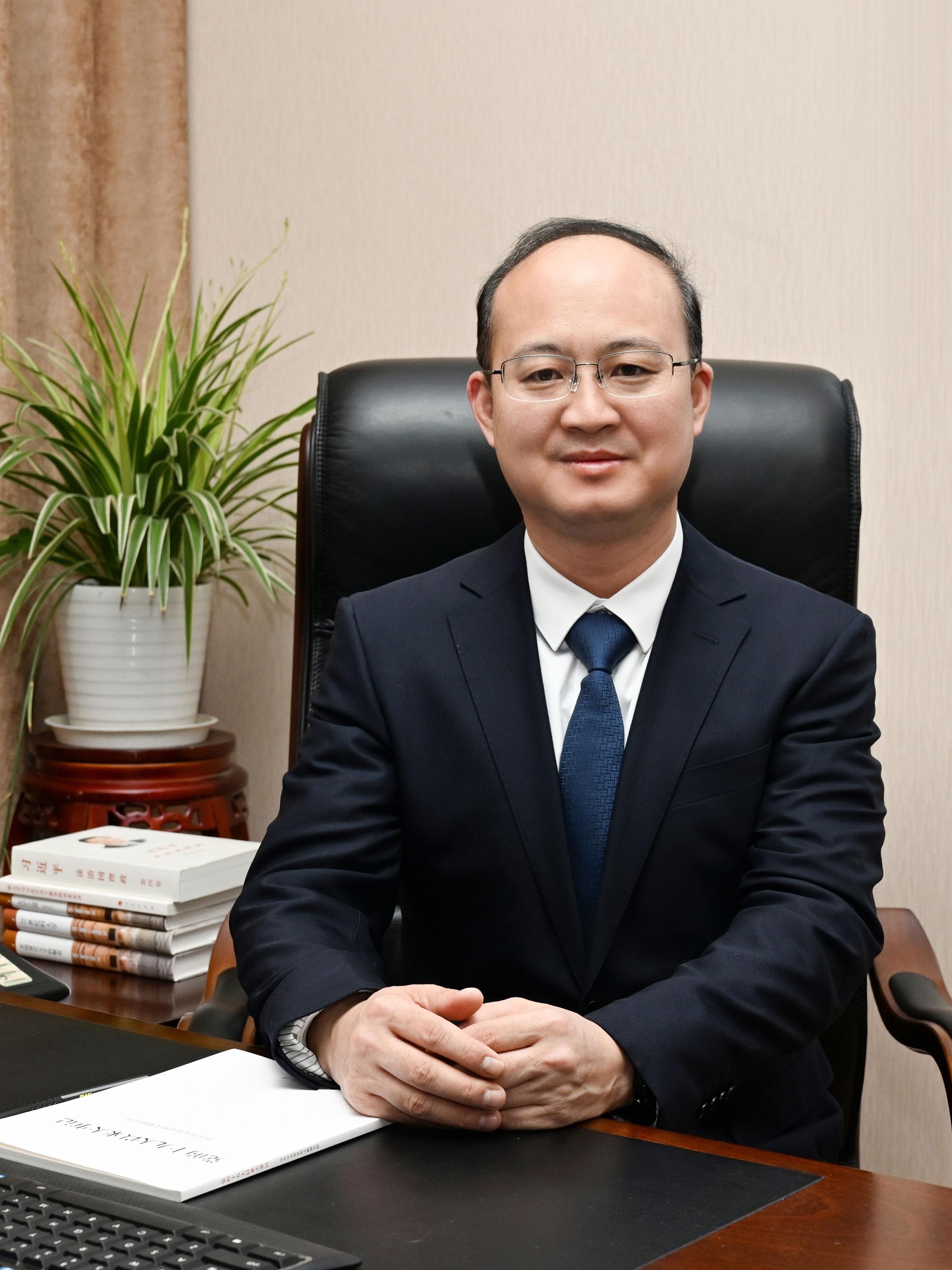 张国兴